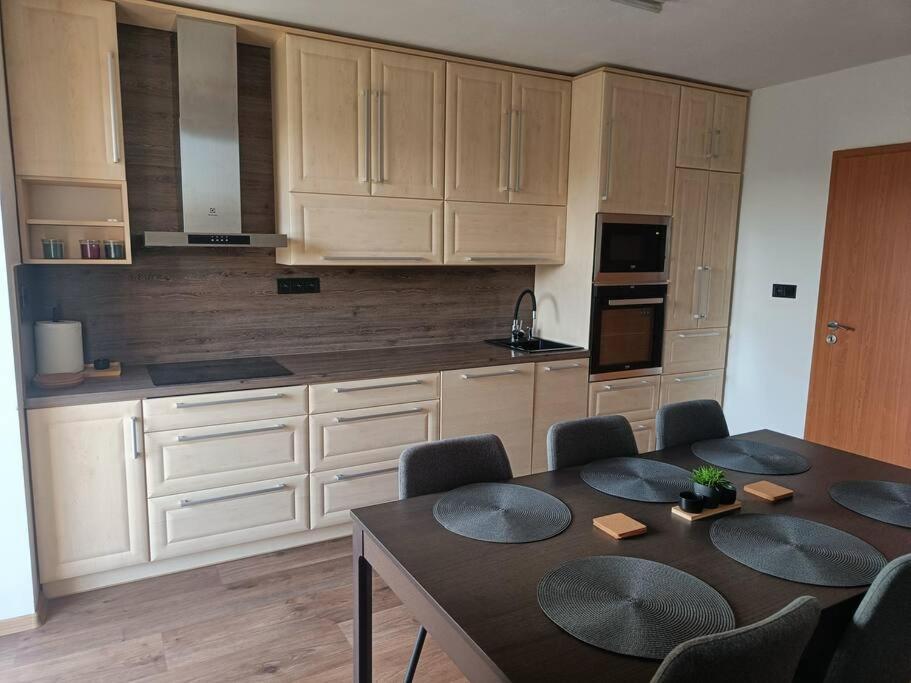 Cervena Cesta Apartment Kunovice Bagian luar foto