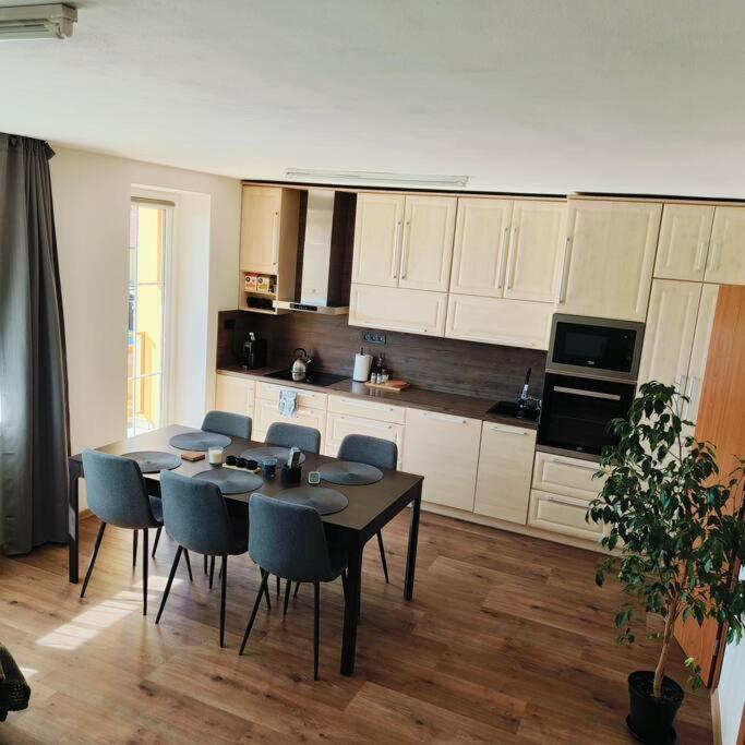 Cervena Cesta Apartment Kunovice Bagian luar foto